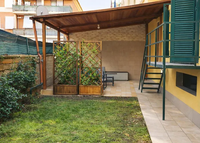 Golden - Golden With Private Kitchen And Garden - Close To Metro C Guest house Rome
