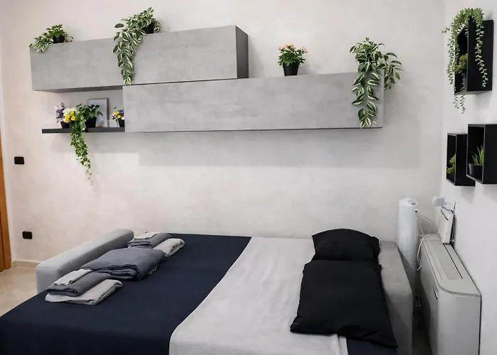 Golden - Golden With Private Kitchen And Garden - Close To Metro C Roma